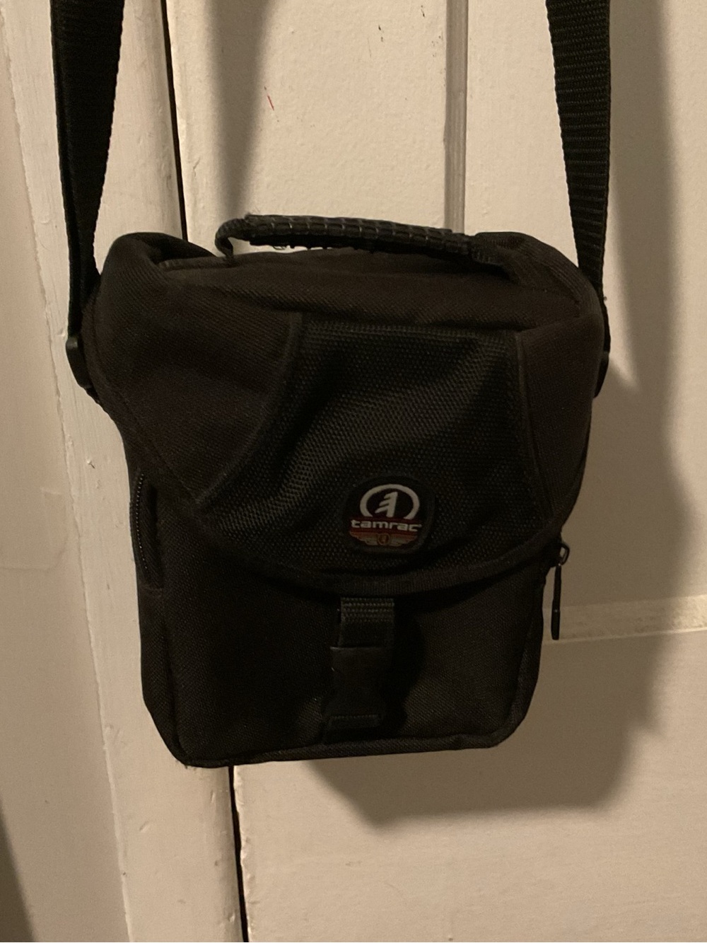 Tamrac Black Messenger Camera Bag for Men